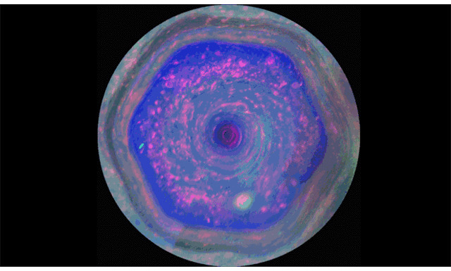 На северном полюсе Сатурна есть шестиугольное облако.