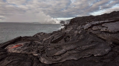 Текущая лава на Гавайских Островах.