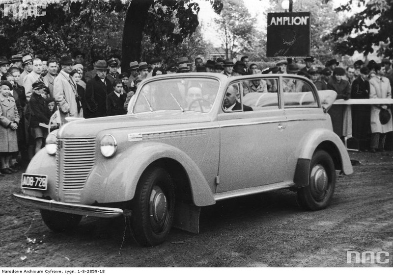 Немецко-польский Opel Olympia (разработан немецким Opel, собран в Польше)