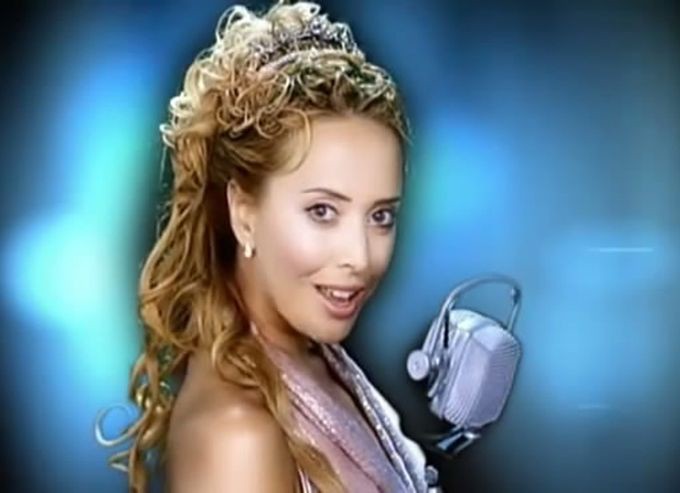 Кадр из клипа "Малинки" 2006 год