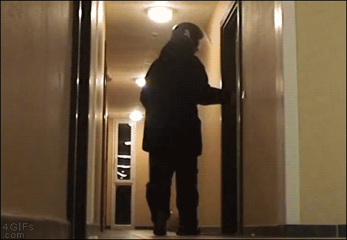 "Пиццу заказывали?"