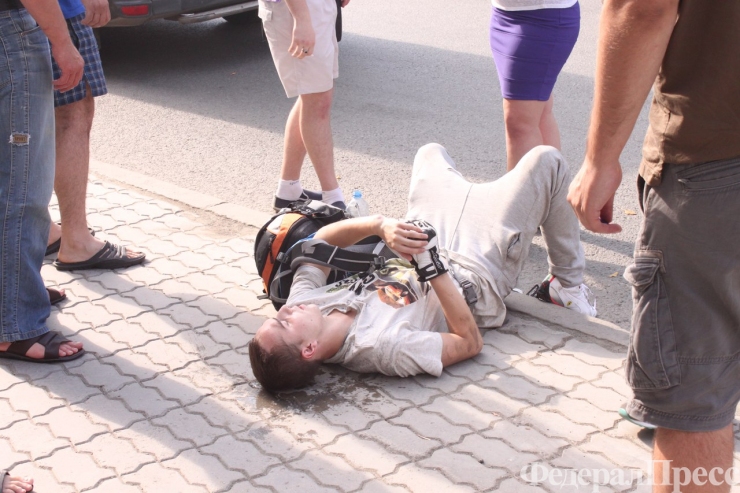 ВЕкатеринбургае серьезно пострадал пассажир мотоцикла