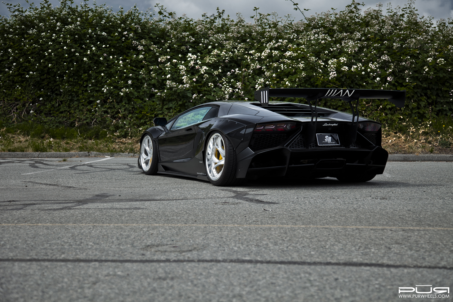 Lamborghini Aventador на "пневме" от SR Auto Group