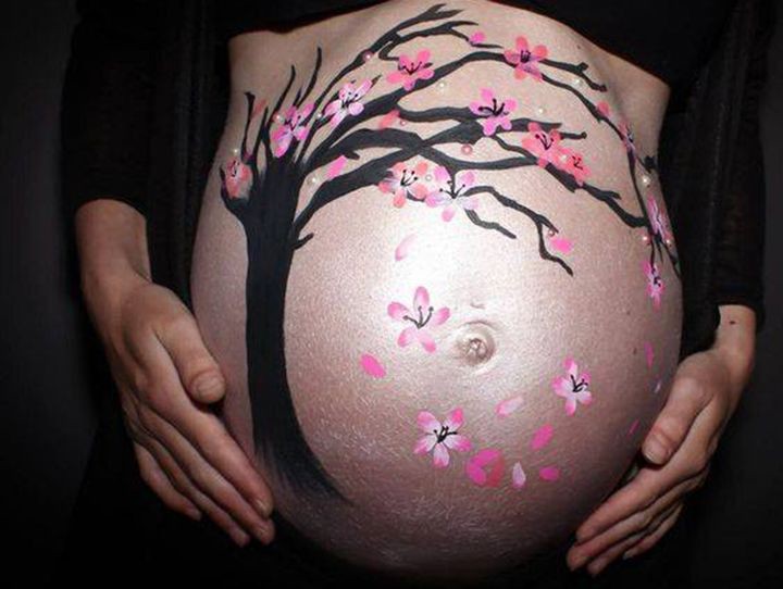 С помощью красок и талантливого художника беременность каждой женщины можно...