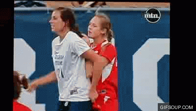 Оттаскала за хвост