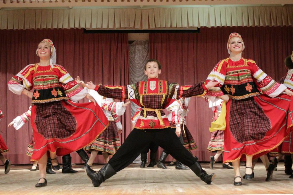 Русские народные веселые танцевальные