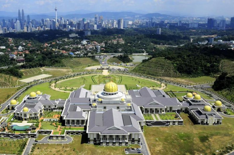  Дворец султана Брунея: из чистого золота