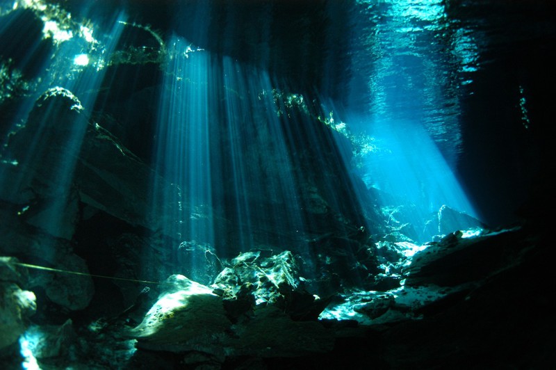 Сенот - естественный колодец, озеро или пещерное образование с водоемами.