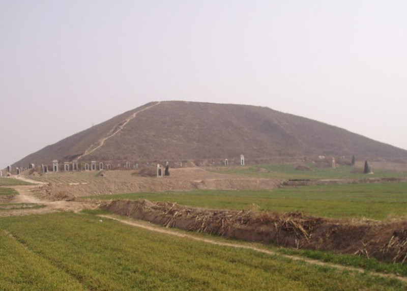  Белая пирамида, Китай
