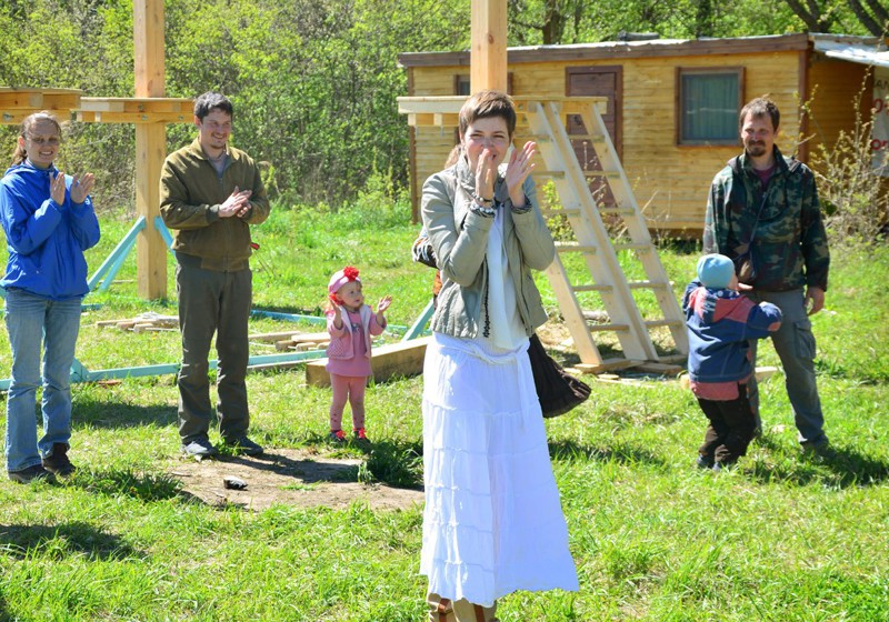 Счастливая жизнь людей в российских экопоселениях