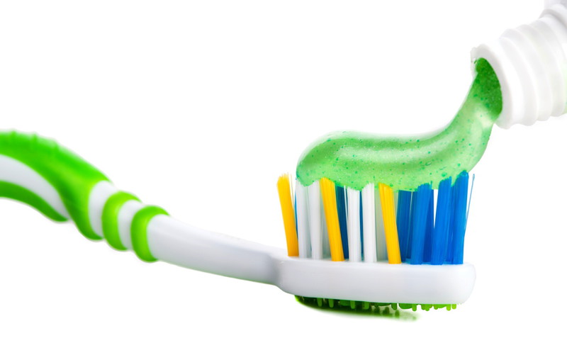 Чем поможет современная зубная паста?