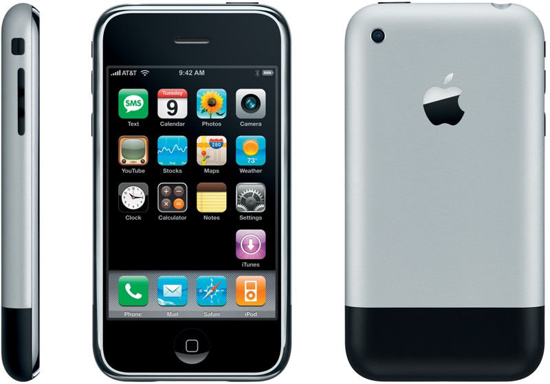 iPhone первого поколения — 2007 год.