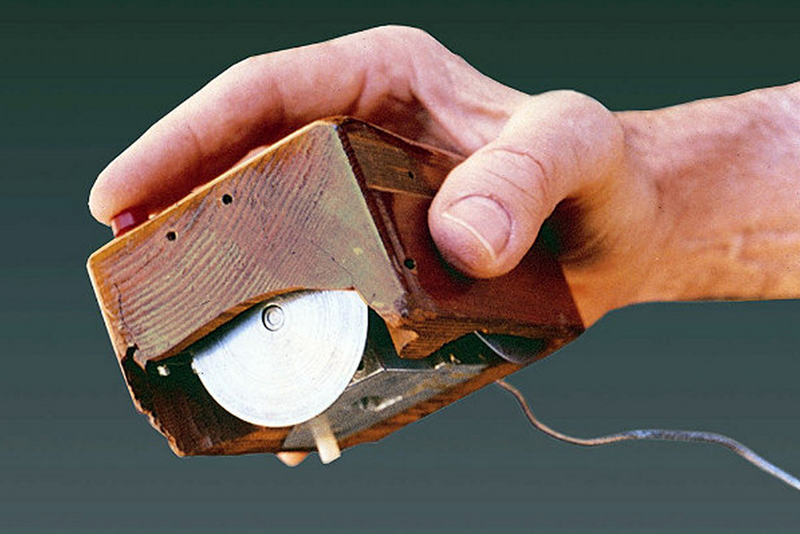 Первая компьютерная мышь — 1968 год.