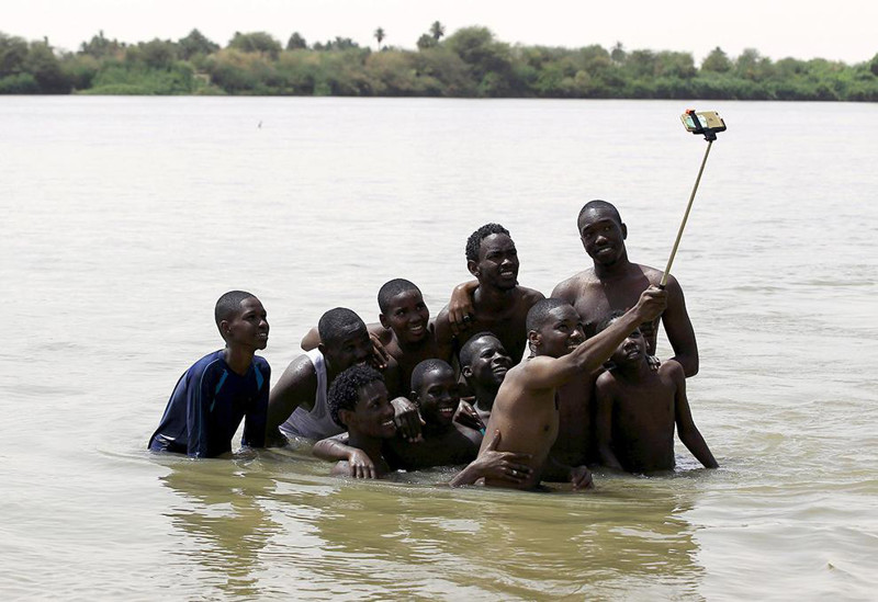  Селфи на реке Нил в Судане, 22 мая 2015. 
