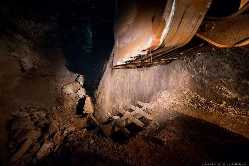 Добыча бокситов в шахте «Кальинская» и шахта «Черёмуховская-Глубокая»