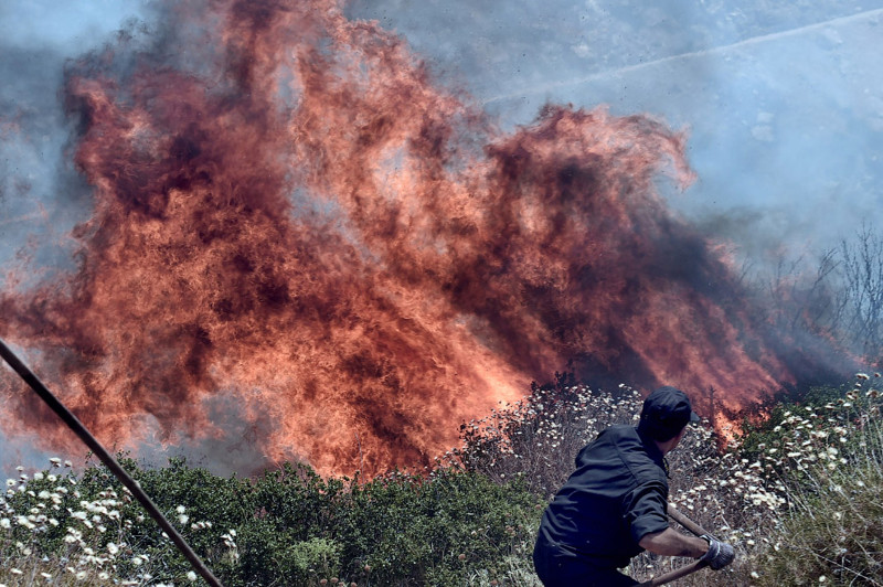  Греция направила Франции и Италии запрос об оказании помощи в тушении с воздуха лесных пожаров и ожидает ответа. 