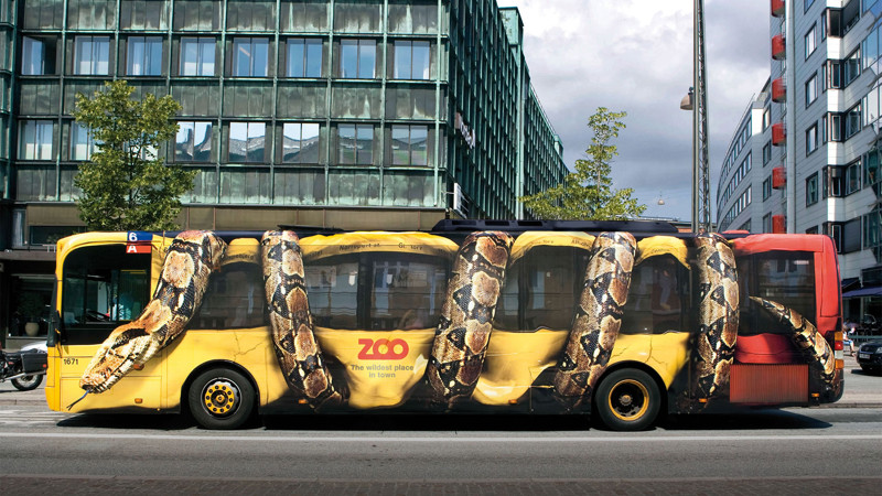 Смешная и необычная реклама на автобусах