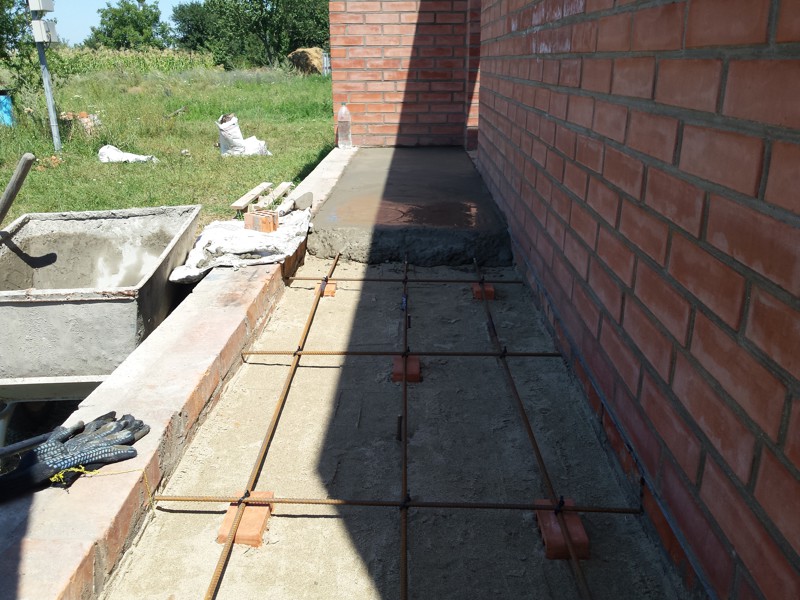 Заливка бетоном крыльца частного дома