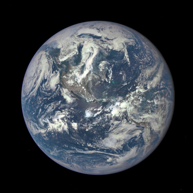 13. Мы получили фото Земли из космоса с огромной высоты