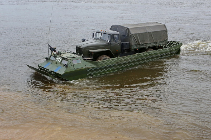Плавающий транспортер ПТС-2