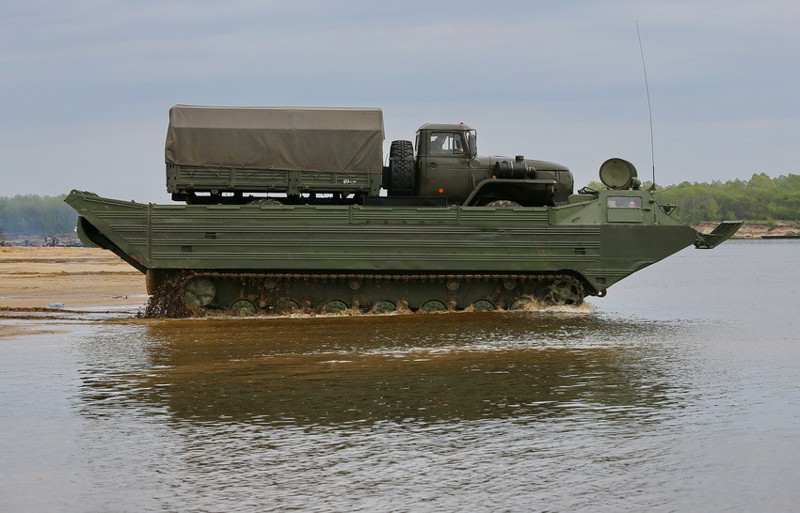 Плавающий транспортер ПТС-2