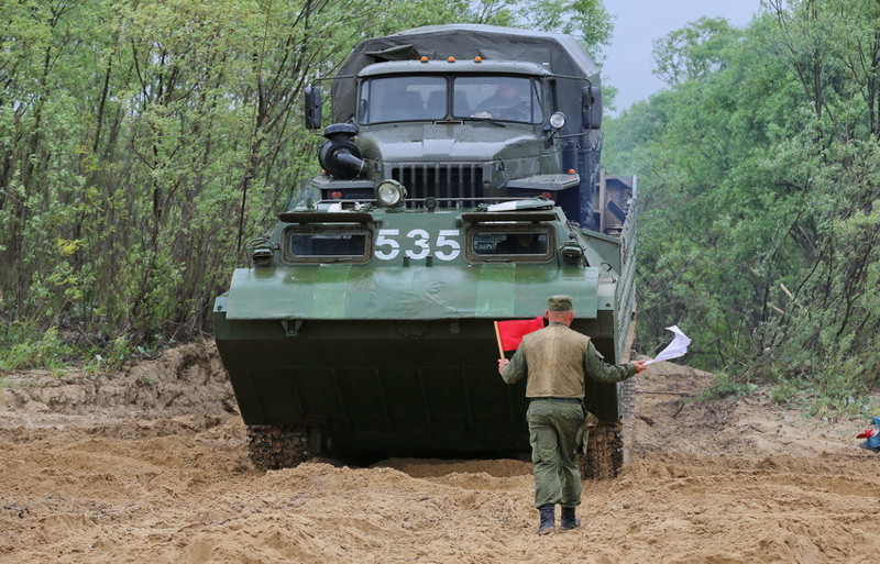 Плавающий транспортер ПТС-2