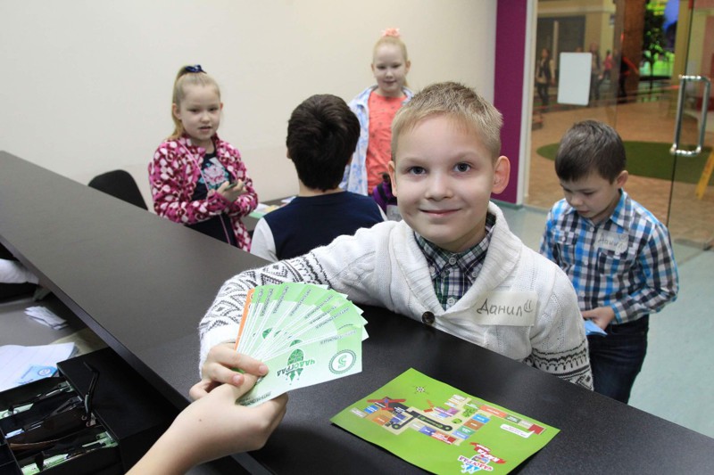 В Челябинске открылся детский город профессий «Чадоград»