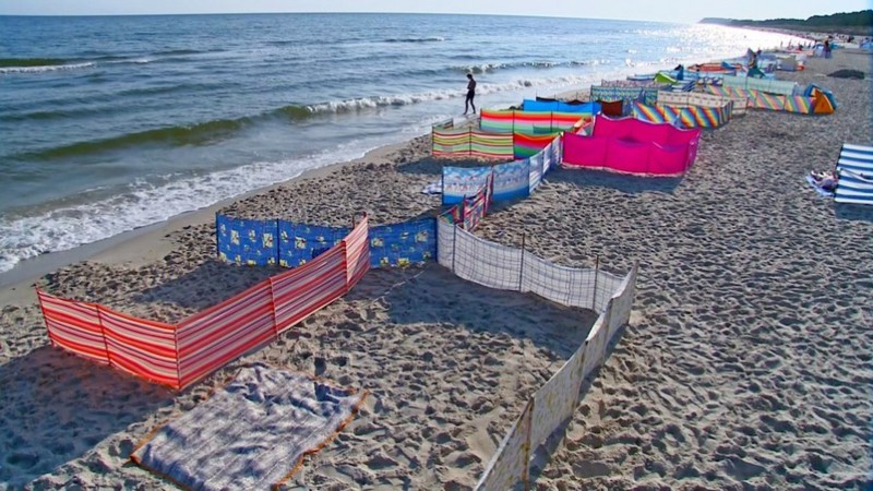 Самозахват земли по-польски: кто успел отхватить лучшее место на пляже