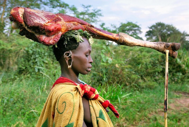 Женщина из племени Сурма