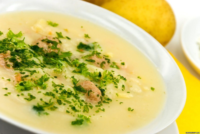 Суп-пюре из белых грибов и козьим сыром