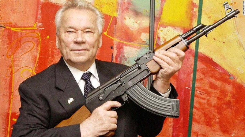 5. Михаил Калашников и АК-47