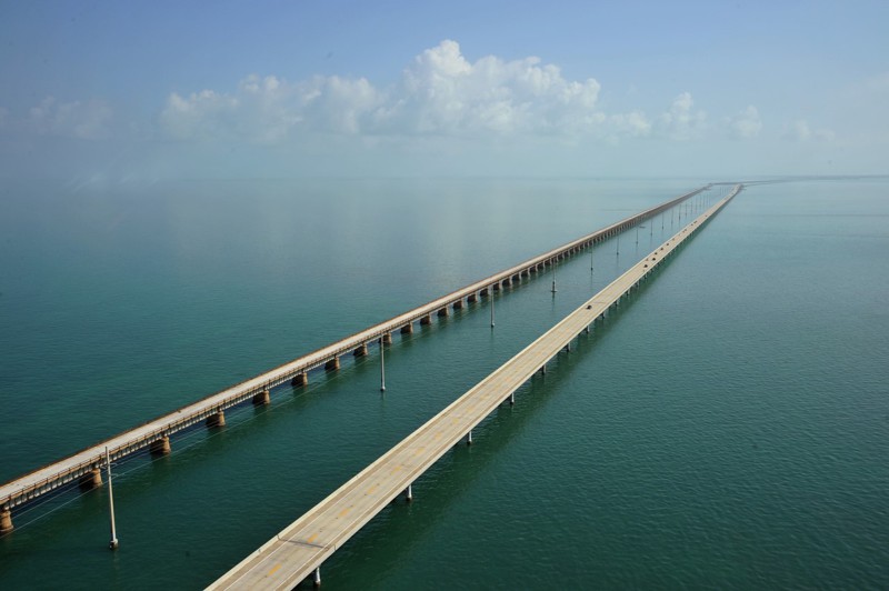 13. Автомобильный мост длиной почти 11 километров, Флорида.