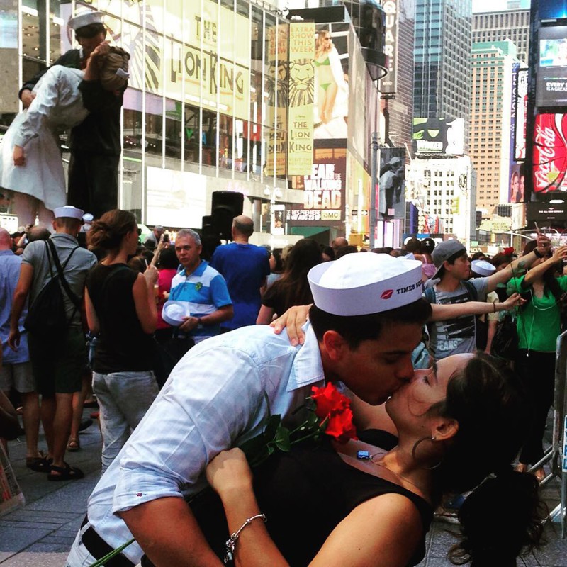 Фотография поцелуй на таймс сквер