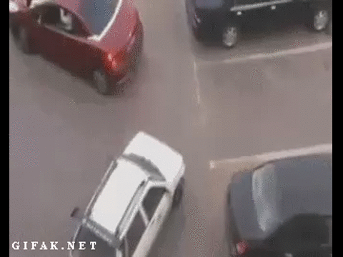 Плохого парковщика настигает мгновенная карма