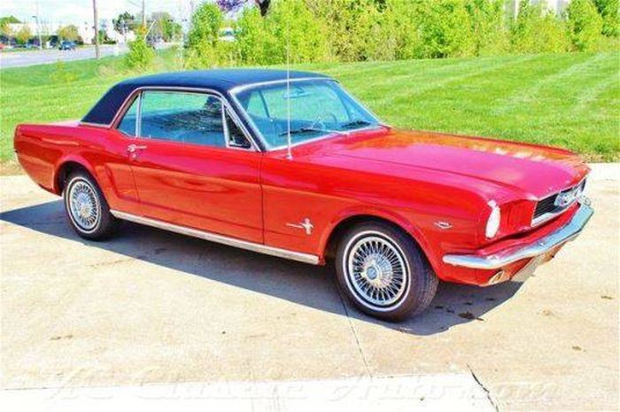 1966 Ford Mustang Coupe АКПП, кондей, новая крыша, кожа $8,100