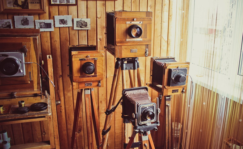 Коллекция старых фотоаппаратов