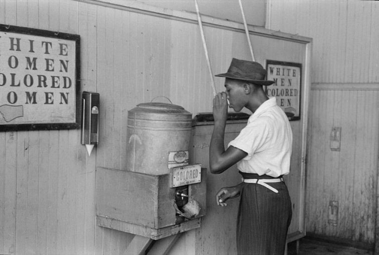 10. Вода для "цветных" в штате Оклахома, июль 1939 года