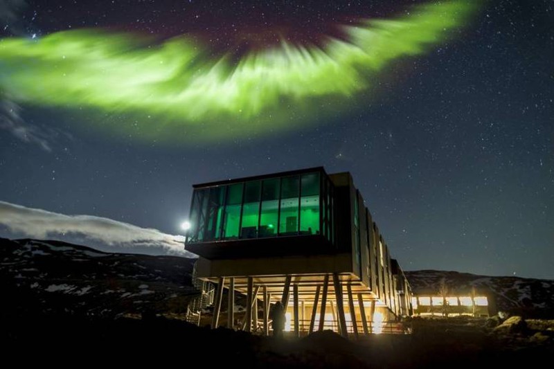 4. Northern Lights Bar - Исландия