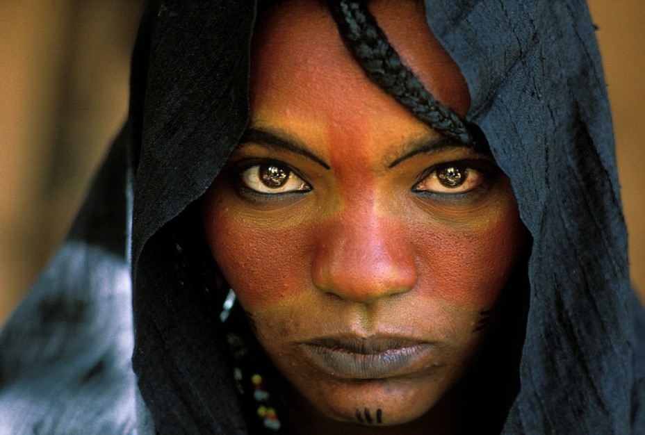 2. Туареги ( проживают в Мали, Нигере, Буркина-Фасо, Алжире и Ливии)