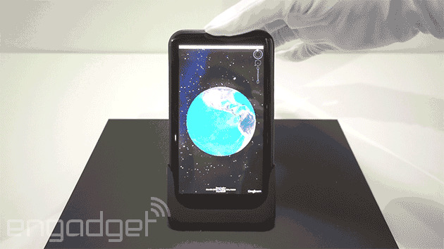 Прототип сгибаемого смартфона представили на Тайване