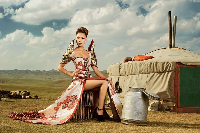 Женское  лицо современной Монголии