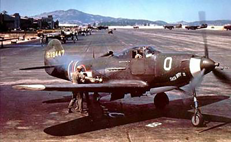Истребитель P-39 авиабаза Гамильтон, Калифорния, июль 1943. 