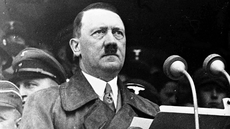 8. Адольф Гитлер.