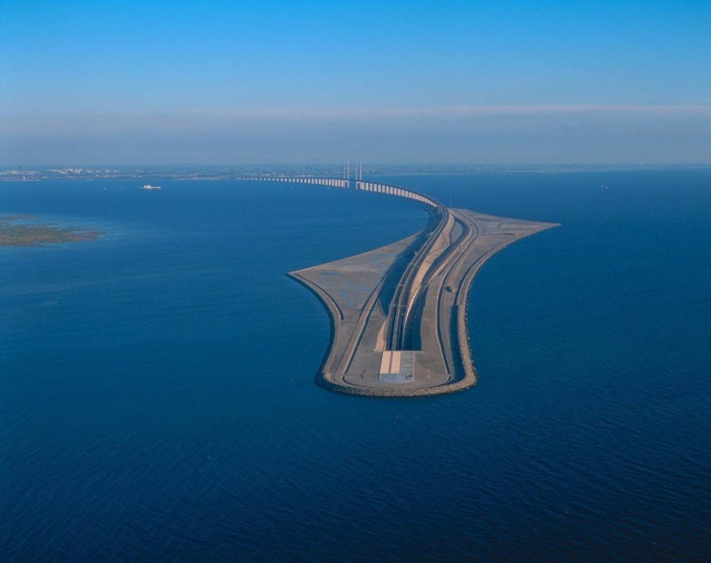 43.Мост между Данией и Швецией уходит в туннель