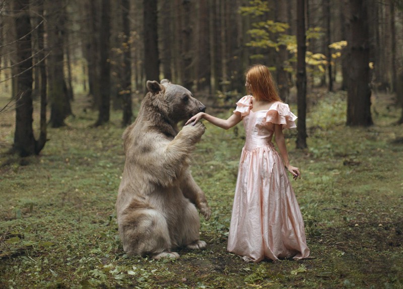 Русские девушки с дикими животными
