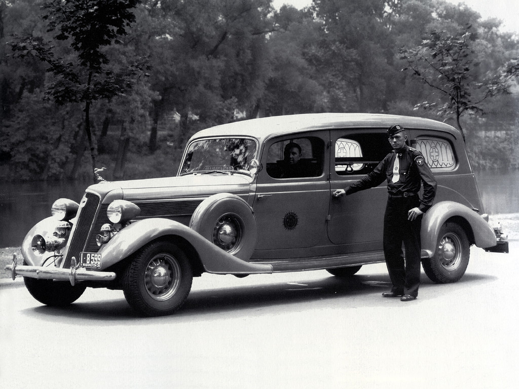 5. Studebaker President Samaritan Ambulance by Superior (Series 1C) '1935