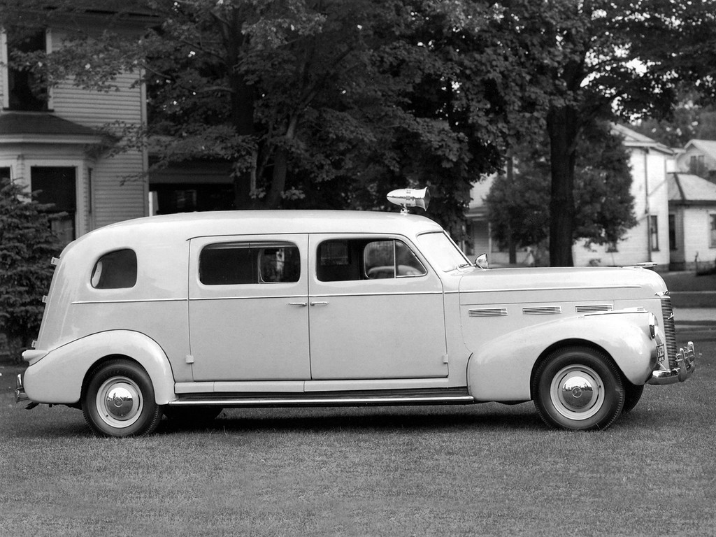 11. Flxible-LaSalle Ambulance (40-50) '1940