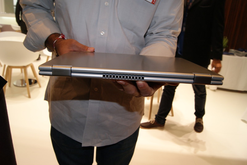 Как и все Yoga, дисплей ThinkPad 260 разворачивается на 360 градусов.