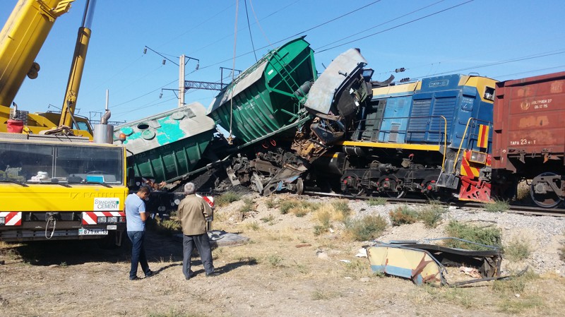 Два поезда столкнулись в пригороде Шымкента (Казахстан)