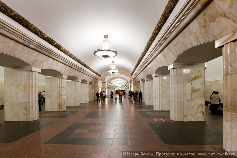 Метро курская москва. Станция Курская Кольцевая. Метро Курская Кольцевая. Курская (станция метро, Кольцевая линия). Метро Курская 1950.